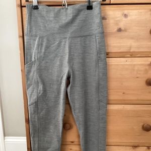 American Eagle Gray Leggings with pockets. Size Medium Short.